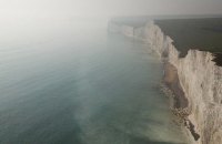 В Британии посетителей пляжа эвакуировали из-за "химического тумана"