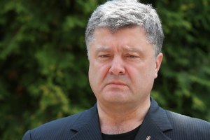 Порошенко посмертно нагородив українських льотчиків, які врятували жителів Слов'янська
