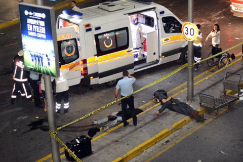 372 человека задержаны по подозрению в причастности к теракту в Стамбуле