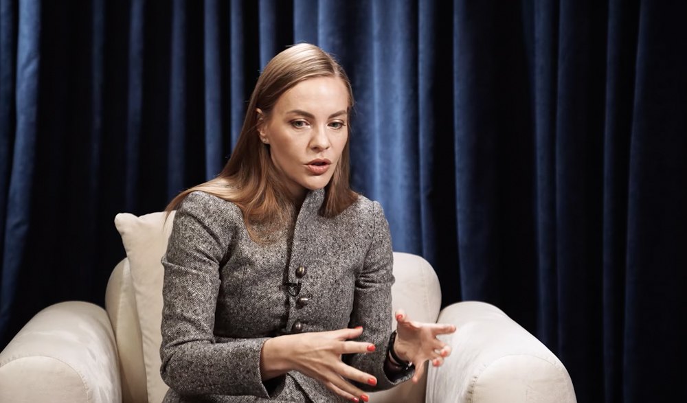 Олена Сотник