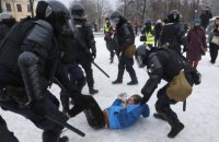 Украина призвала к санкциям против России за "грубое насилие" во время разгона акций протеста