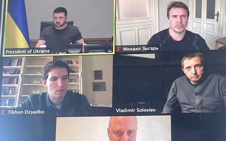 Зеленский дал интервью российским журналистам