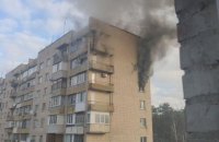 Російські війська влучили в житловий будинок у Бучі