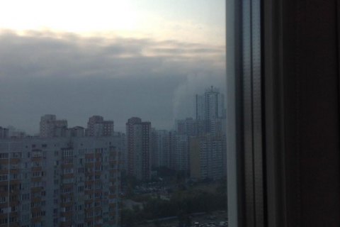 Столичные Позняки и Осокорки затянуло дымом из-за возгорания торфа 
