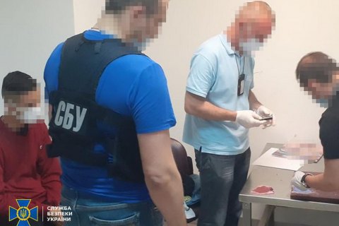 В "Борисполе" задержали наркокурьера, который перевозил килограмм кокаина в желудке