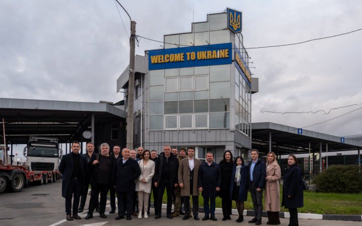 Україна та Румунія узгодили будівництво нової дороги до кордону на напрямку "Порубне – Сірет"