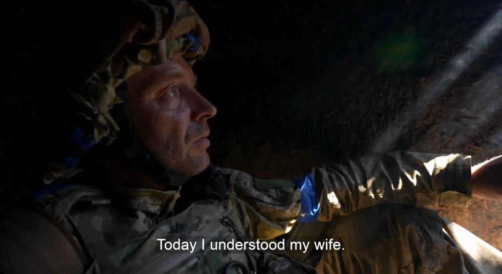 Кадр з фільму «2000 метрів до Андріївки».