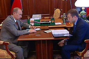 Путин просил Абрамовича пристроить в "Челси" внука президента Казахстана