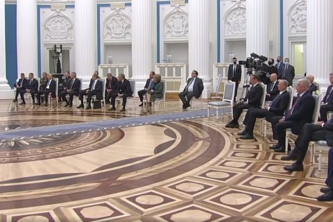 В Кремле признали, что заседание Совбеза по Донбассу показали в записи