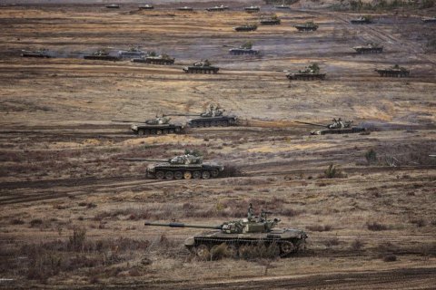 В Беларуси враг передислоцирует силы, из оккупированного Крыма движется колонна военной техники – МВД