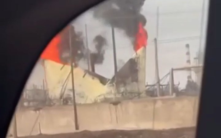 У Росії через атаку БПЛА горить резервуар з паливом у Курській області (оновлено)