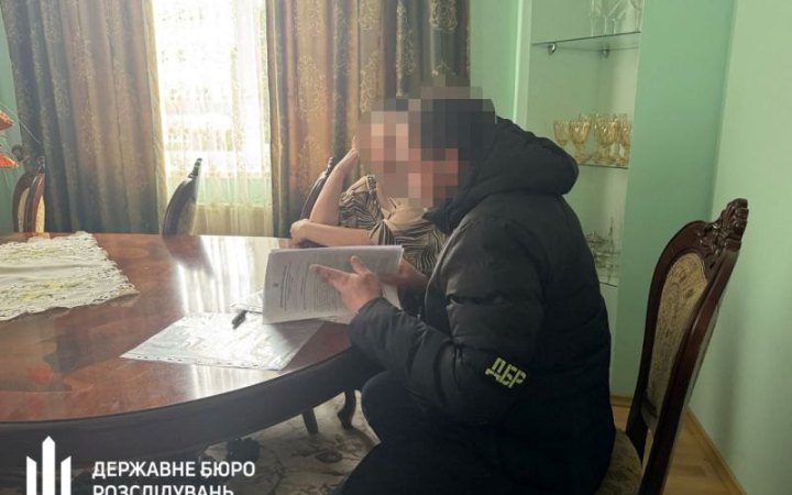 Судитимуть інспекторку Львівської митниці, яка “переправляла” до Польщі ухилянтів