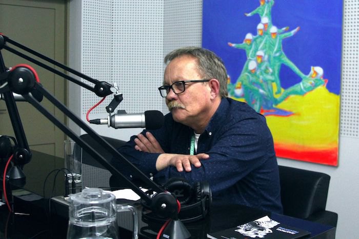 Сергей Буковский на Old Fashioned Radio, где он ведет передачу &quot;В поисках названия&quot; и беседует с украинскими
кинематографистами
