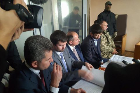 30 військових прийшли на засідання суду у справі заступника міністра оборони
