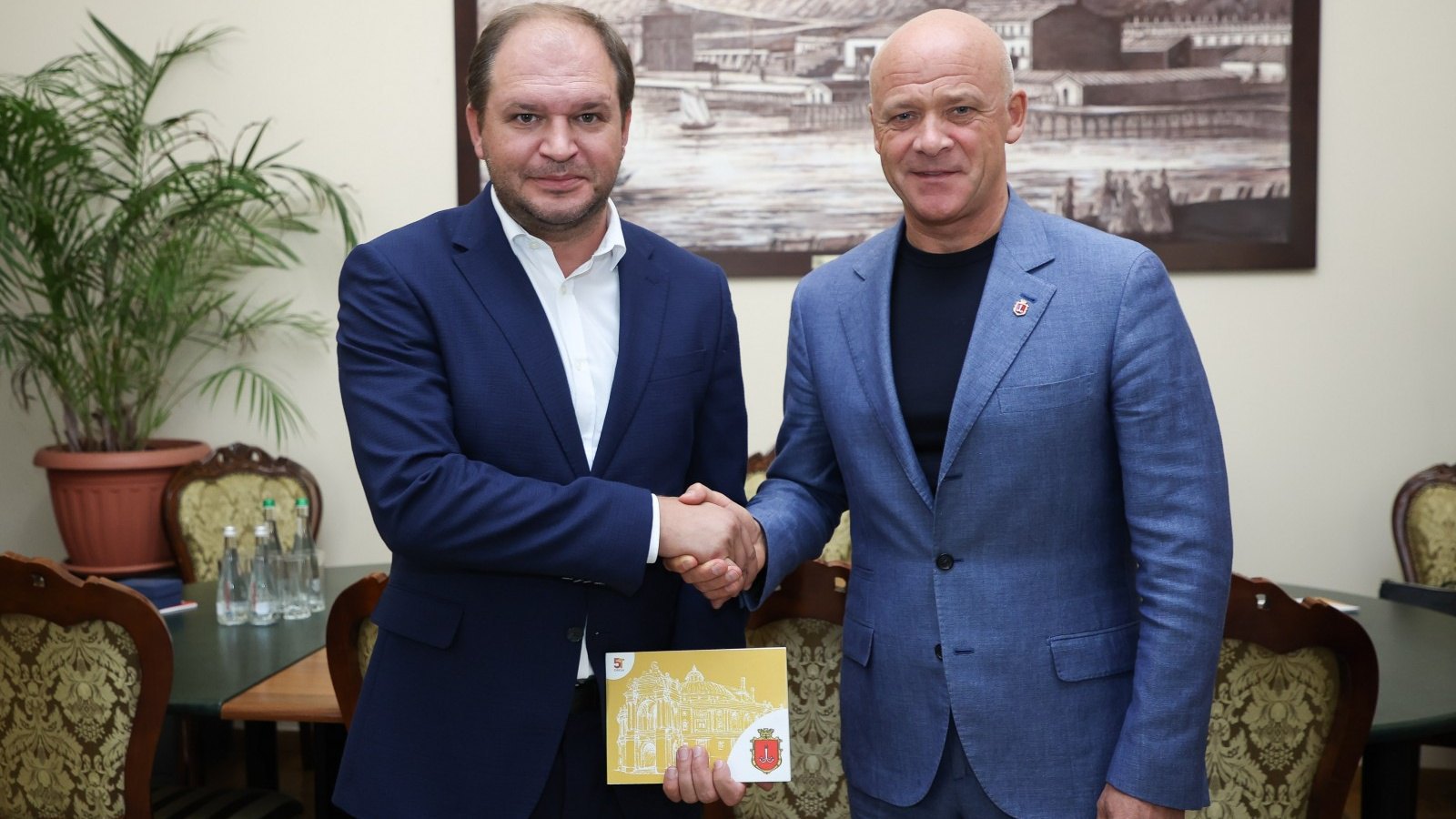 Геннадій Труханов зустрічається з міським головою Кишинева Іоном Чебаном 3 вересня 2021 року