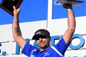 Чемпион по очистке устриц защитил свой титул
