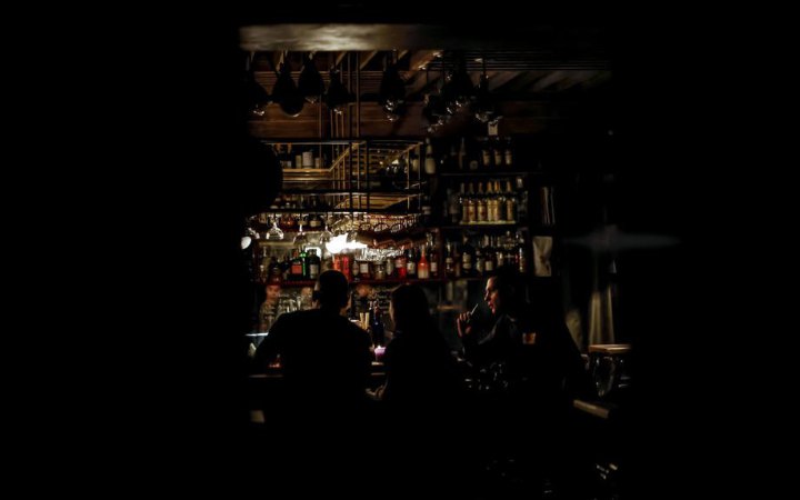 У понеділок будуть відключення світла до 3 черг споживачів одночасно