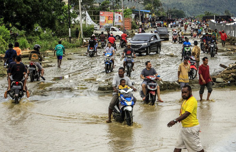 В Індонезії через паводок загинули близько 60 людей