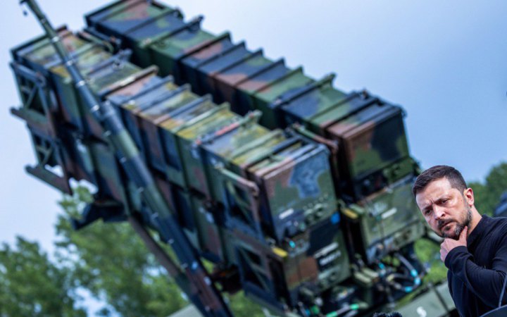 Зеленський назвав дві російські цілі, що можуть стояти за атакою дронів проти Польщі