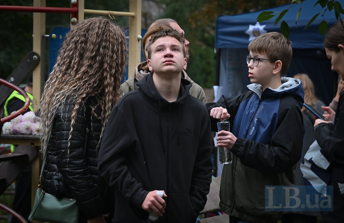  біля будинку, який атакувала РФ і де загинула 12-літня дівчинка, 28 вересня 2025