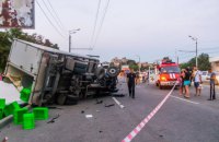 Водитель грузовика в Днепре разбил две машины и погиб