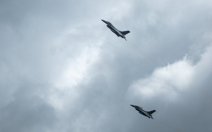 Україна і Чехія планують відкрити школу F-16