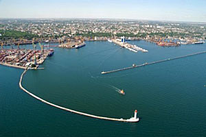Одесский порт открыл навигацию судов типа "река-море"