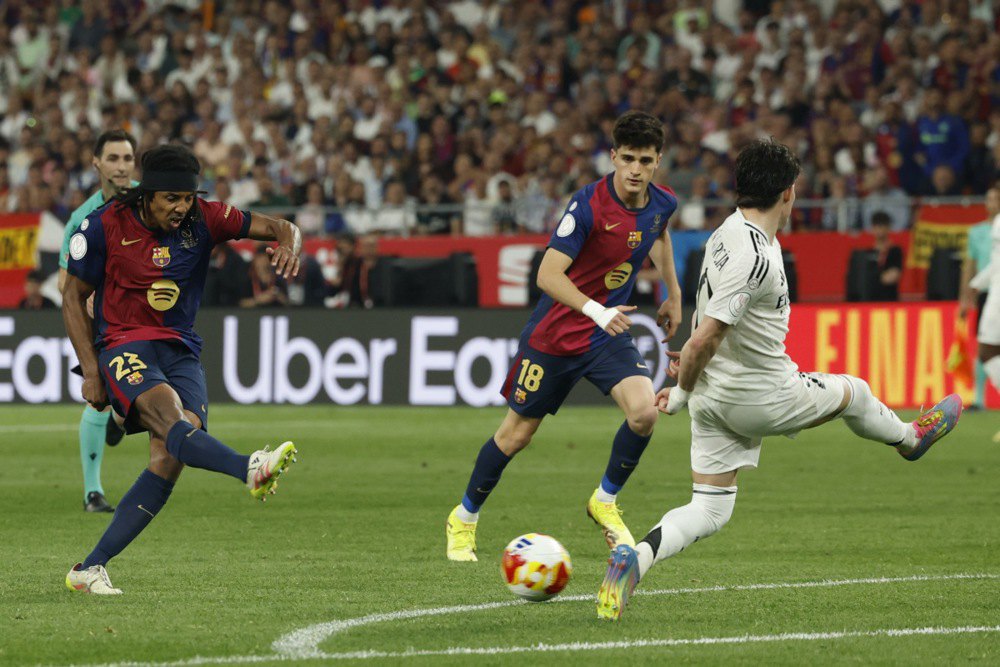 Кунде під час переможного голу