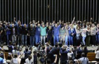 В парламент Бразилии ворвалась группа протестующих