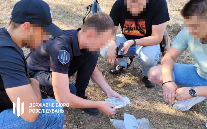 Правоохоронця з Одещини підозрюють в організації незаконного переправлення військовозобов’язаних за кордон