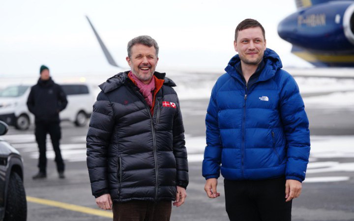 Король Данії вдруге приїхав до Гренландії 