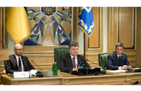 Порошенко разрешил губернаторам идти на выборы