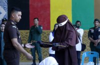 В Індонезії пару 140 разів побили палицею за секс поза шлюбом та вживання алкоголю