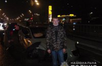Працівник автомийки в Києві вирішив покататися на Tesla клієнта і розбив її