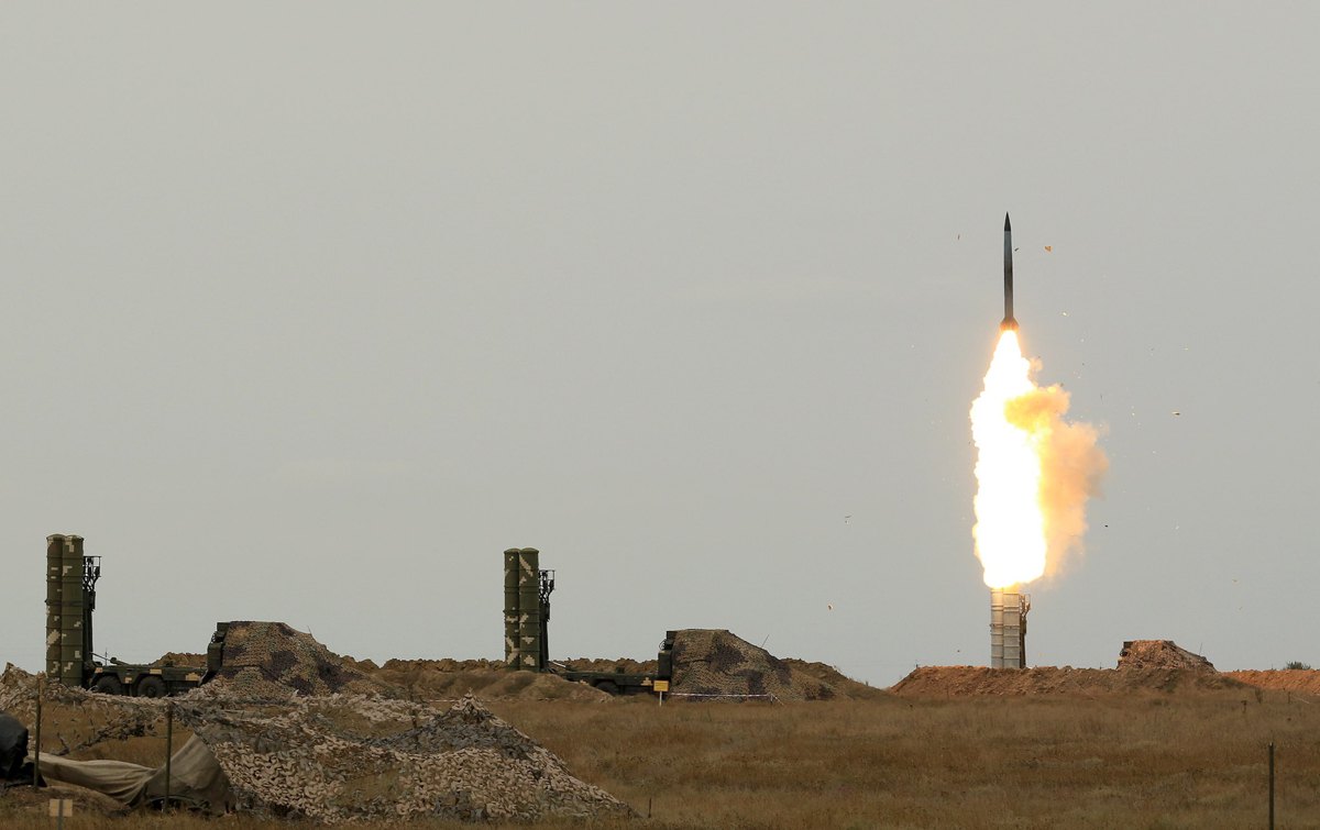 Пуск ракети ЗРК С-300ПС/ПТ під час навчань на полігоні в Херсонській області. 2021 рік