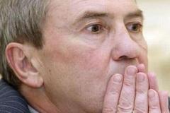 Янукович пока не будет увольнять Черновецкого