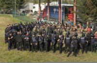 Полиция задержала 40 неизвестных в камуфляже у лагеря сторонников Саакашвили