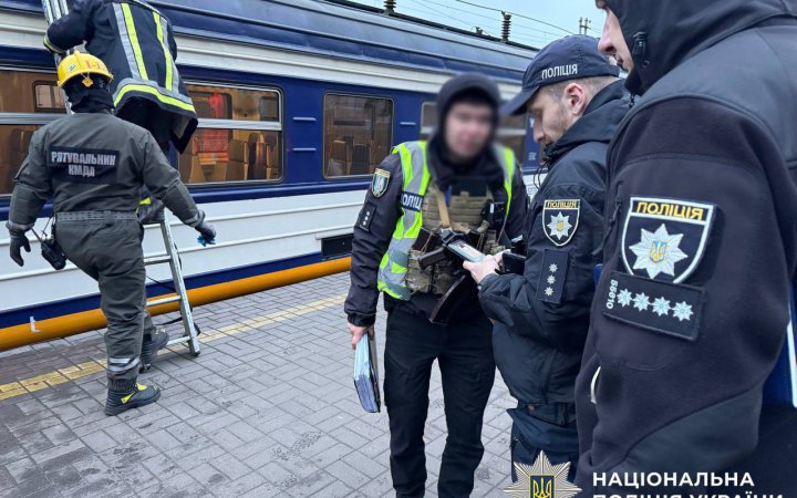 У Києві загинув хлопець, який виліз на вагон міської електрички