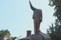 В Полтавской области обезглавили памятник Ленину