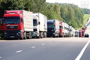 Україна дозволила проїзд вантажівкам до 40 тонн