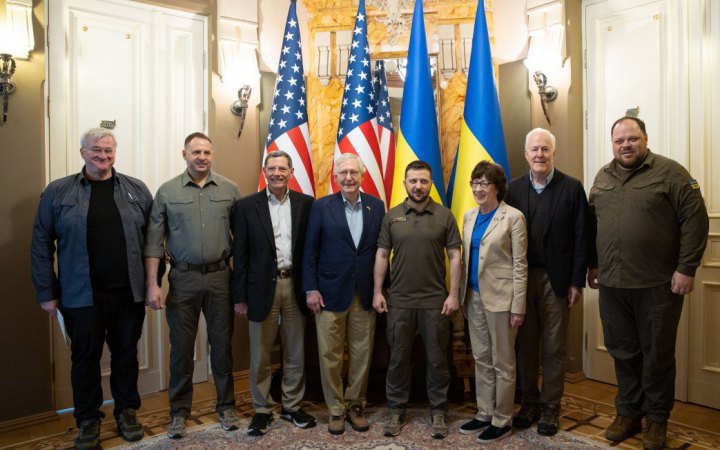 Зеленский встретился с делегацией американских сенаторов