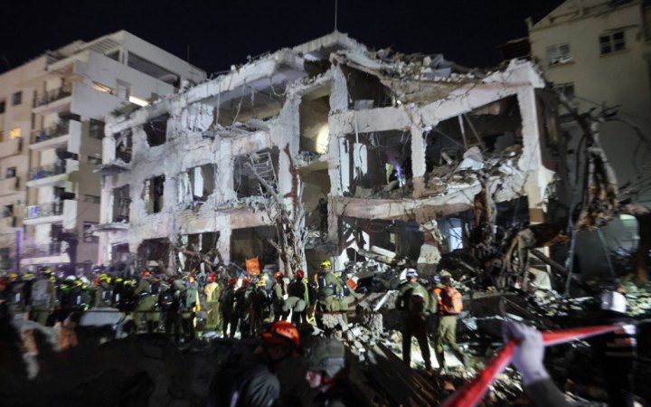 Іран завдав удари балістикою по Тель-Авіву. Десятки поранених, одна загибла (оновлено)