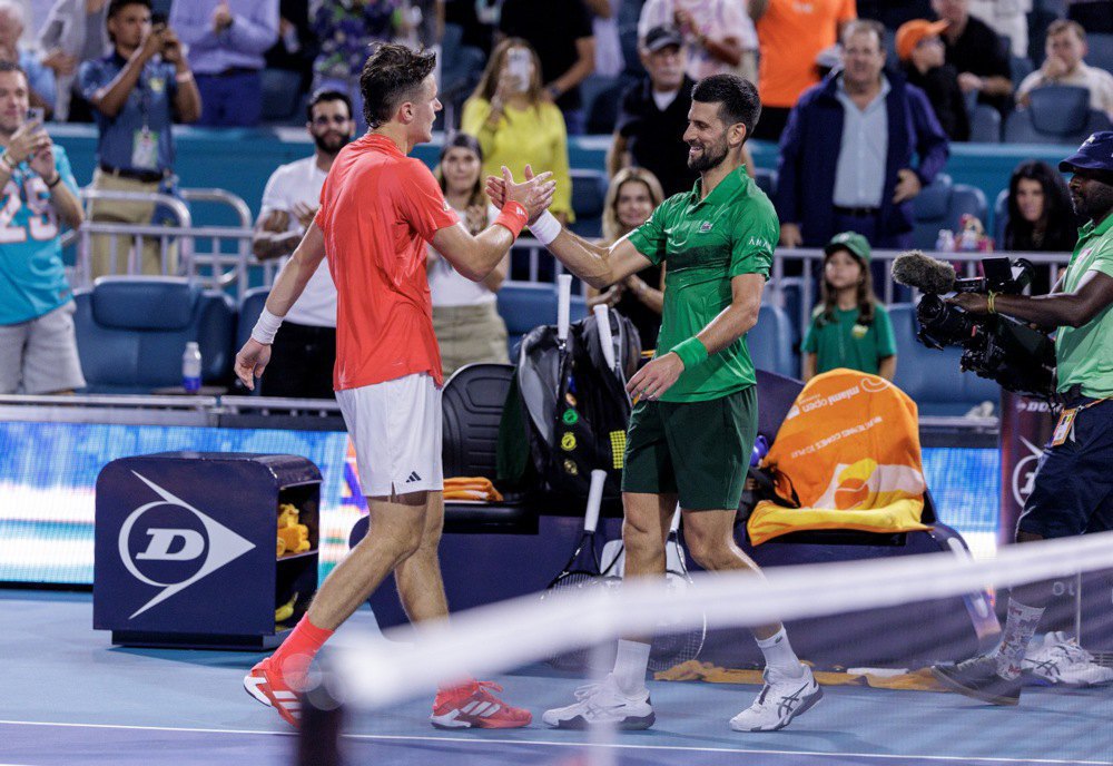 Меншик і Джокович після фінального матчу