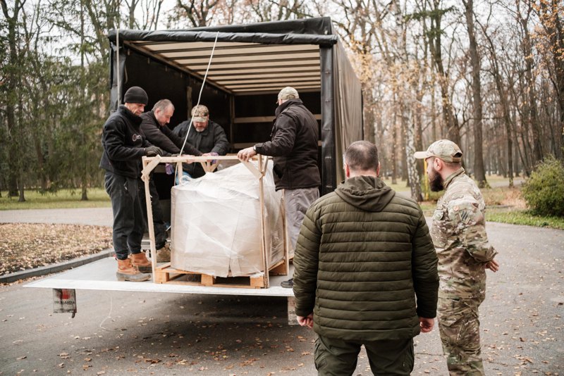 Допомога від авіакомпанії «Українські вертольоти»