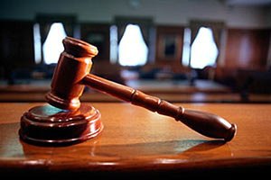 Суд отказался закрыть дело о незаконности блокирования оппозицией работы Рады