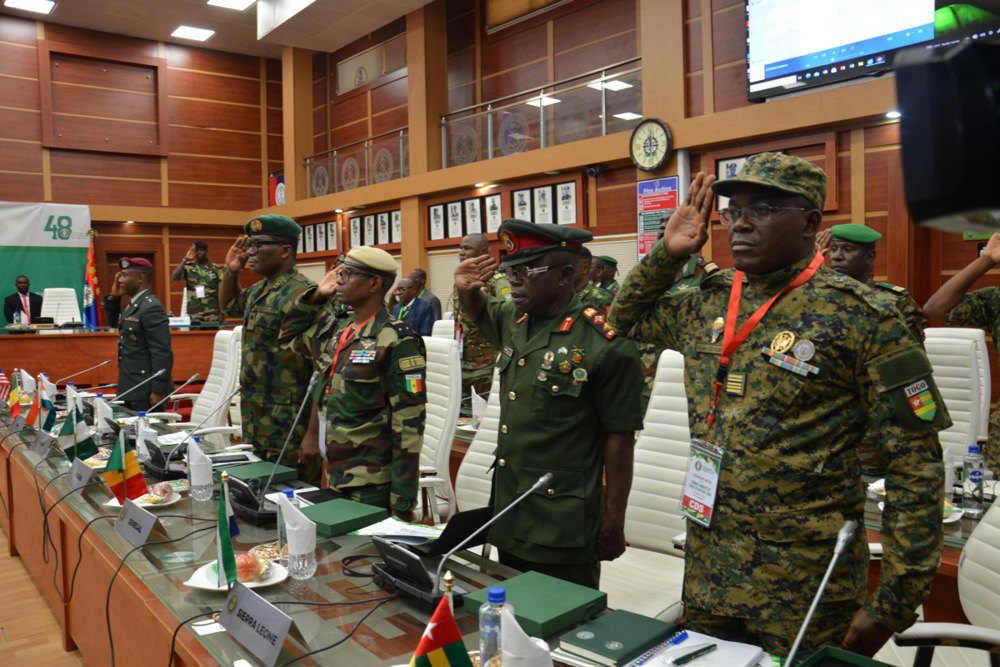 Начальники оборонних штабів країн ECOWAS на початку позачергового засідання Комітету щодо політичної ситуації в Республіці Нігер у штабі оборони в Абуджі, Нігерія, 2 серпня 2023 р.
