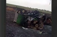 На Херсонщині росіяни атакували комбайн під час польових робіт – знищені посіви