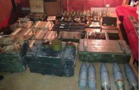 Сотрудники СБУ изъяли арсенал оружия из частного дома в Артемовске