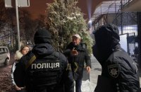 В Одесі продавець піротехніки з ножем напав на журналістів