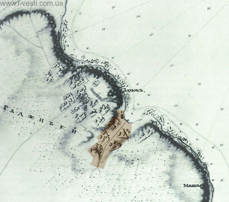Приблизні розміри забудови Хаджибею на плані де Воллана 1791 р., квартали плану Ісленьєва виділені тонуванням